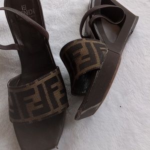 FENDI ZUCCA BLK/SAND WEDGES 603562 SIZE 7M